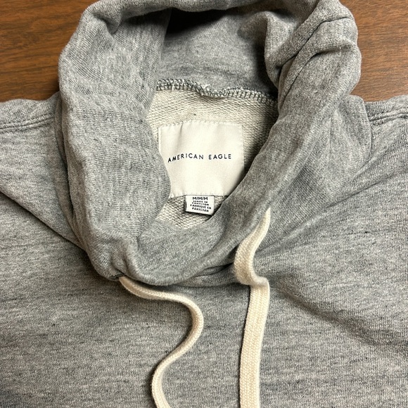 AE cotton sweatshirt- like new! - Picture 2 of 6